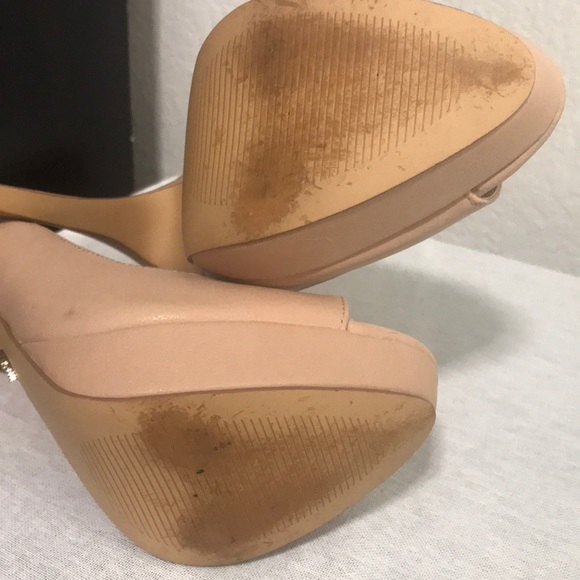 Victoria's Secret Peep-Toe Platform Pumps - Picture 4 of 11